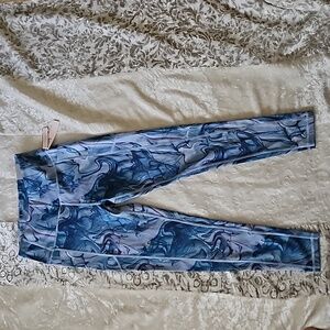 Victoria's Secret High Rise 7/8 Leggings- Size 6